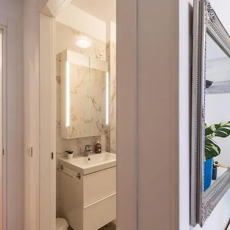 Wraparound Views Bellavista Апартаменты