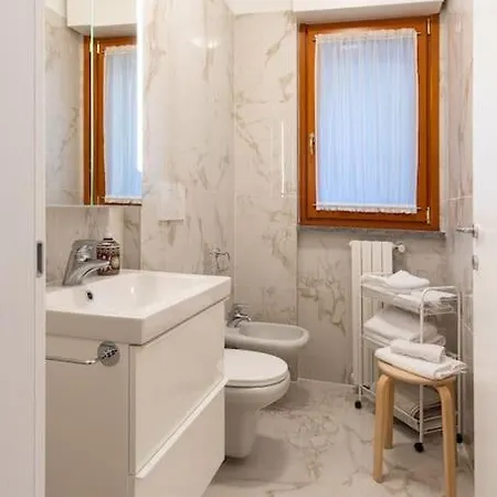 Wraparound Views Bellavista Апартаменты Кампионе-д'Италия