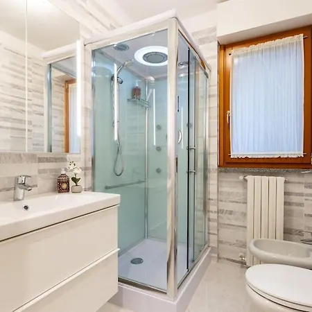 Апартаменты Wraparound Views Bellavista Кампионе-д'Италия